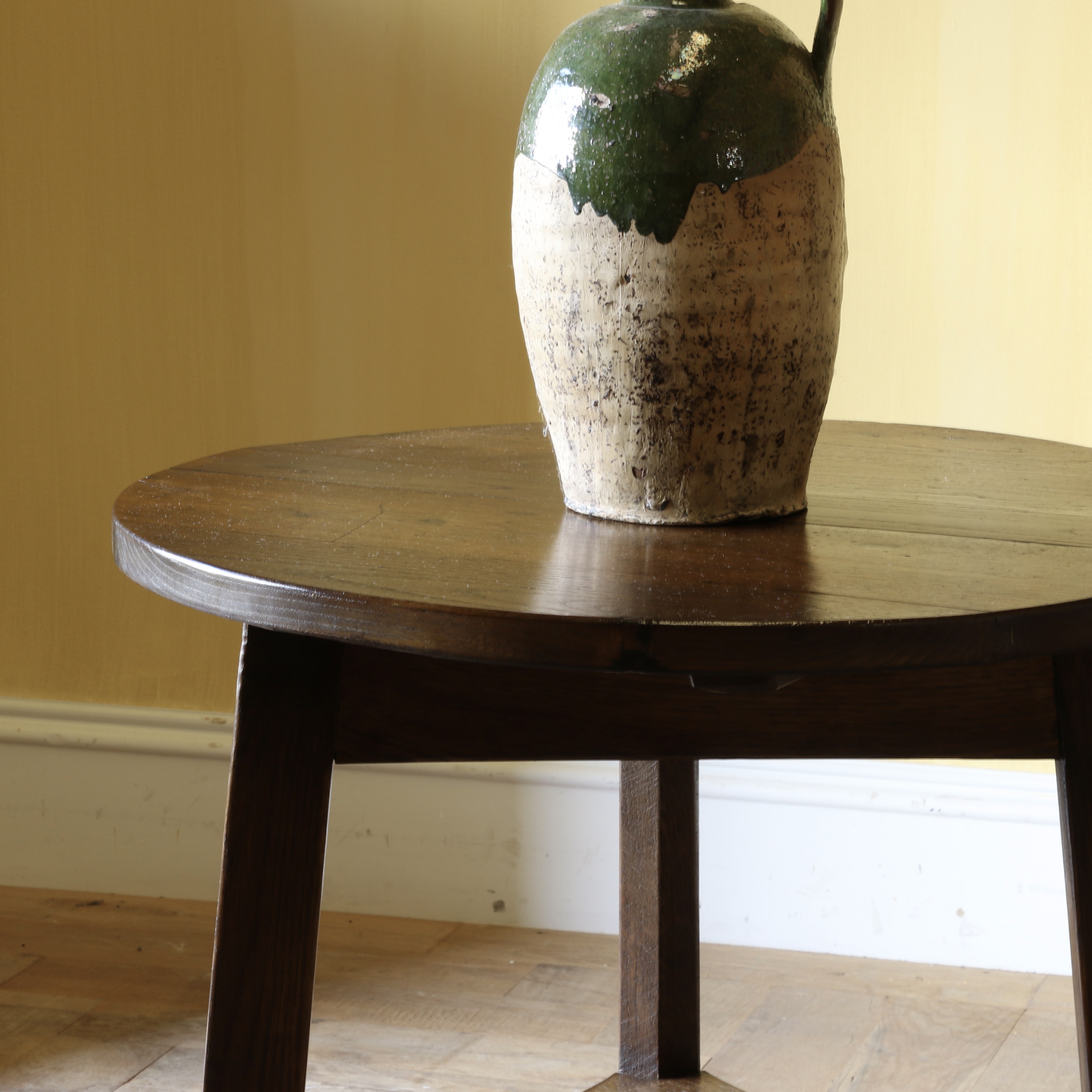 Cricket Table // JS Editions